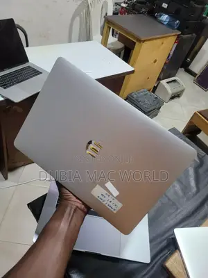Laptop Apple MacBook Pro 2017 8GB Intel Core i5 SSD 256GB