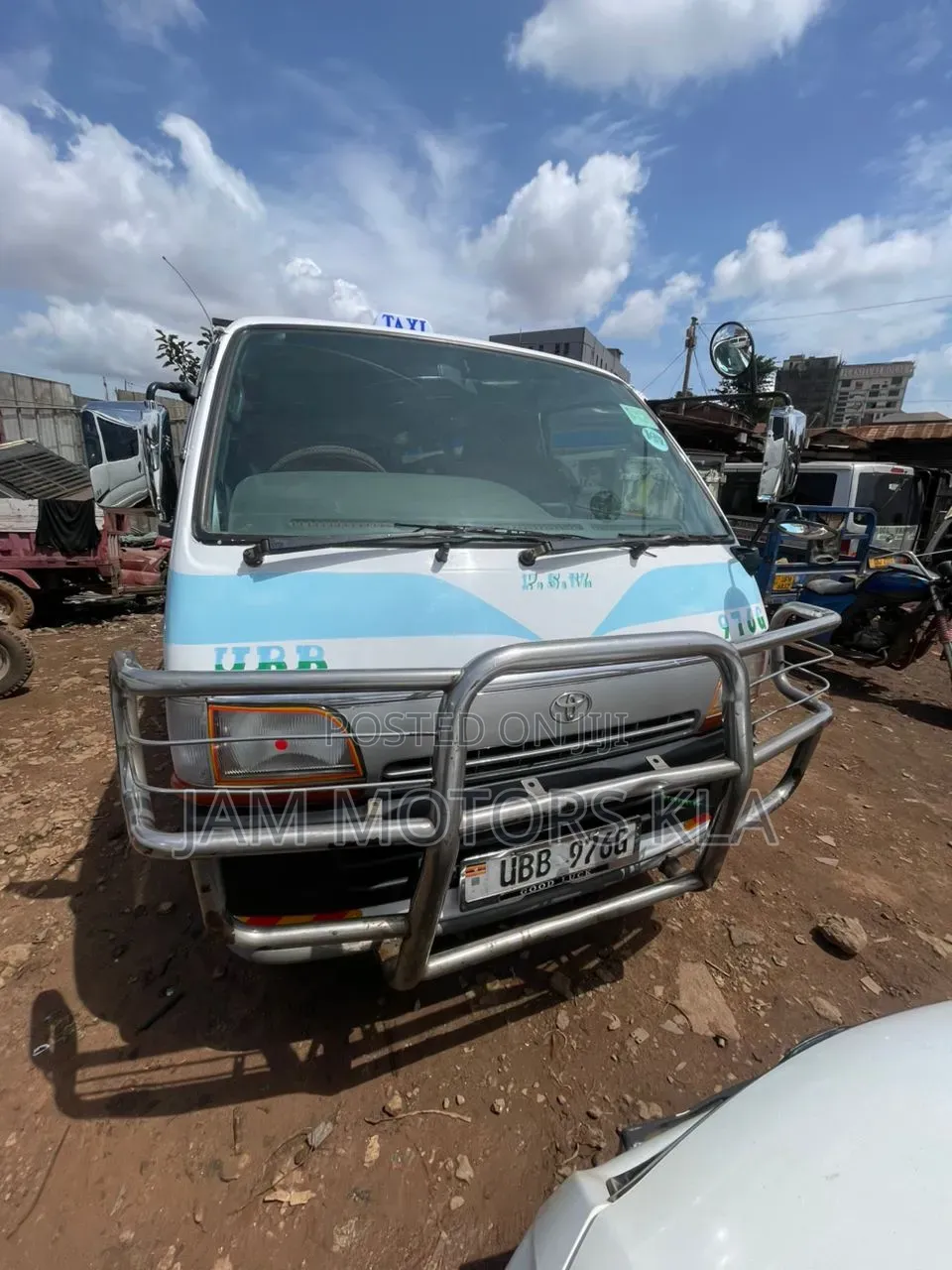 Toyota HiAce 2003 White