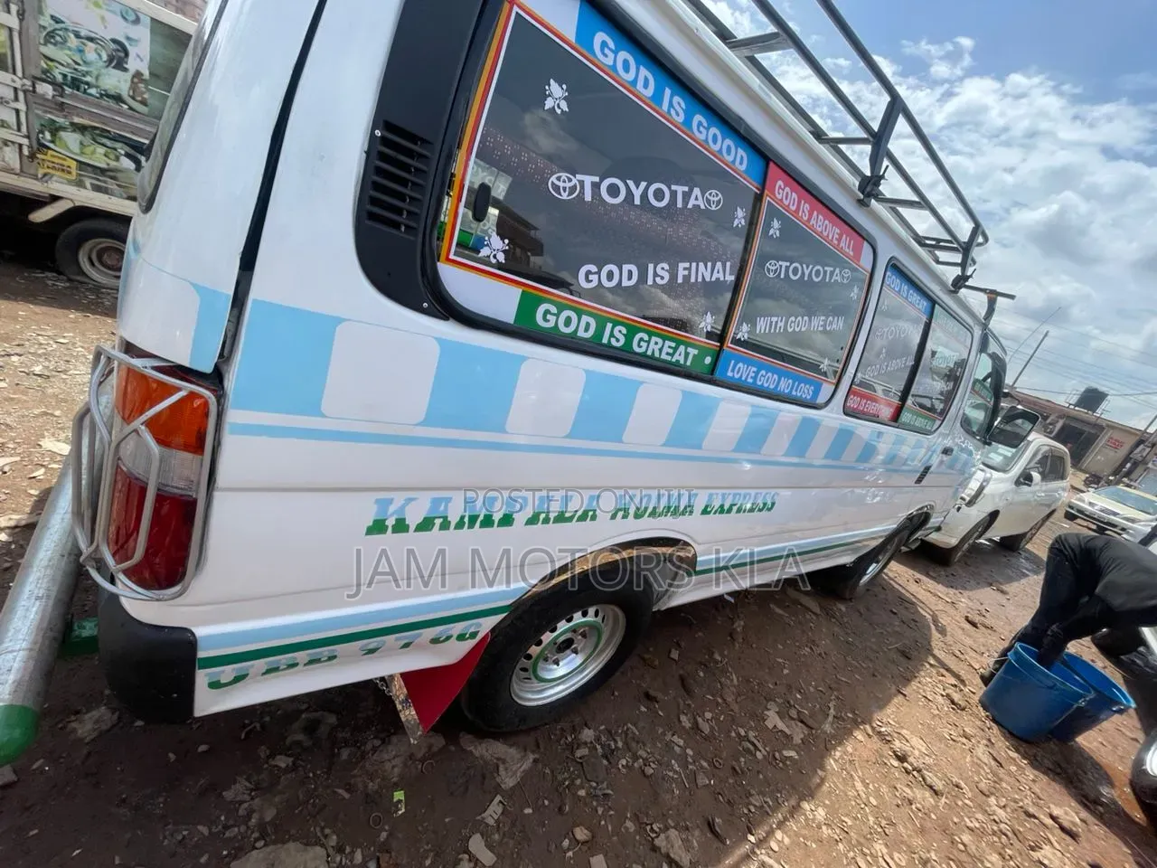 Toyota HiAce 2003 White