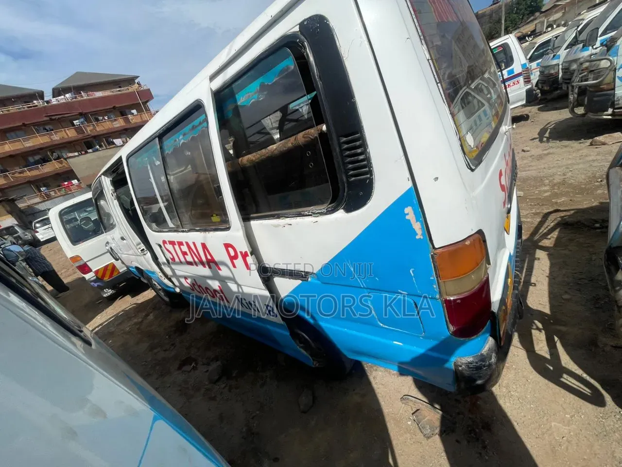 Toyota HiAce 1998 White
