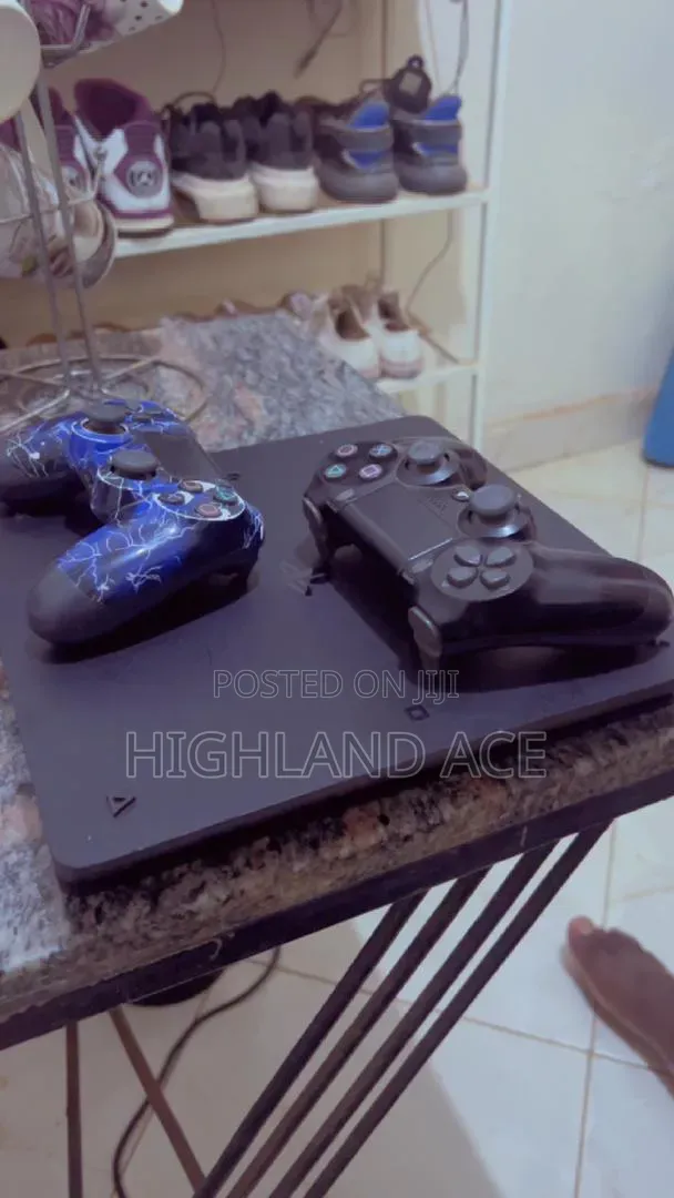 Play Station 4