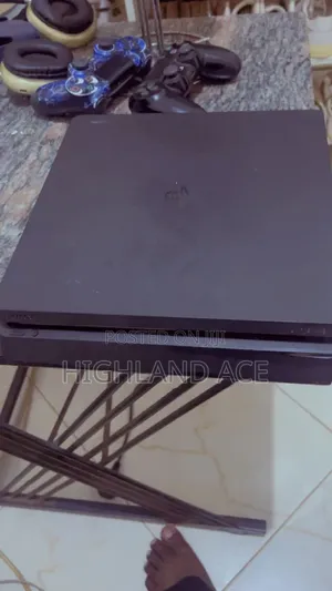 Play Station 4