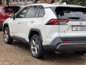 Toyota RAV4 2020 White