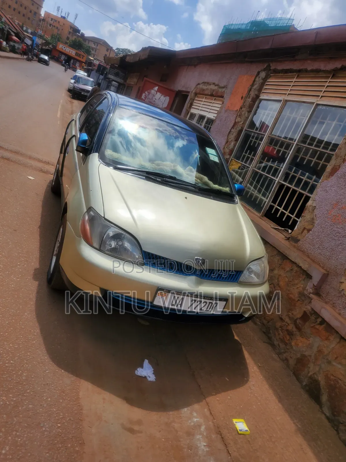 Toyota Platz 1.0 FWD 2000 Gold