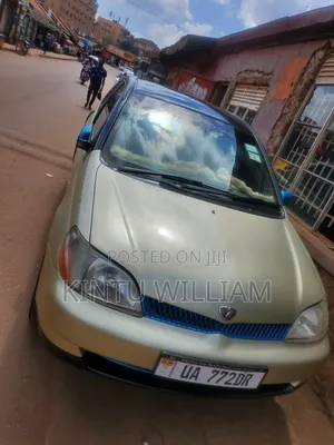 Toyota Platz 1.0 FWD 2000 Gold