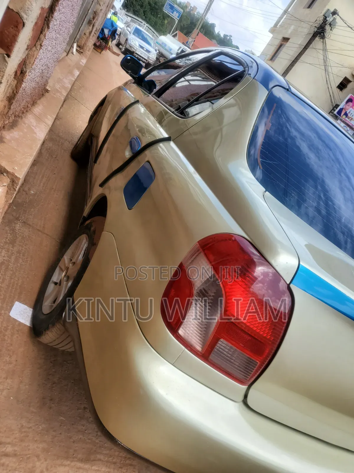 Toyota Platz 1.0 FWD 2000 Gold