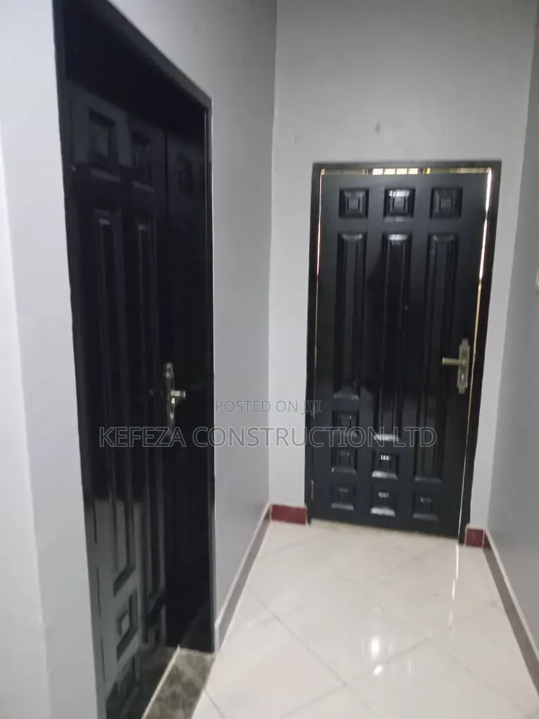 Furnished 4bdrm Mansion in Mpoma Estate, Central Division for sale