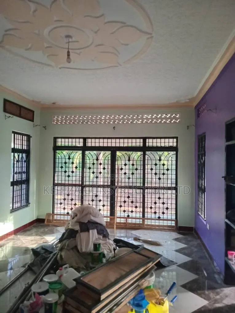 Furnished 4bdrm Mansion in Mpoma Estate, Central Division for sale