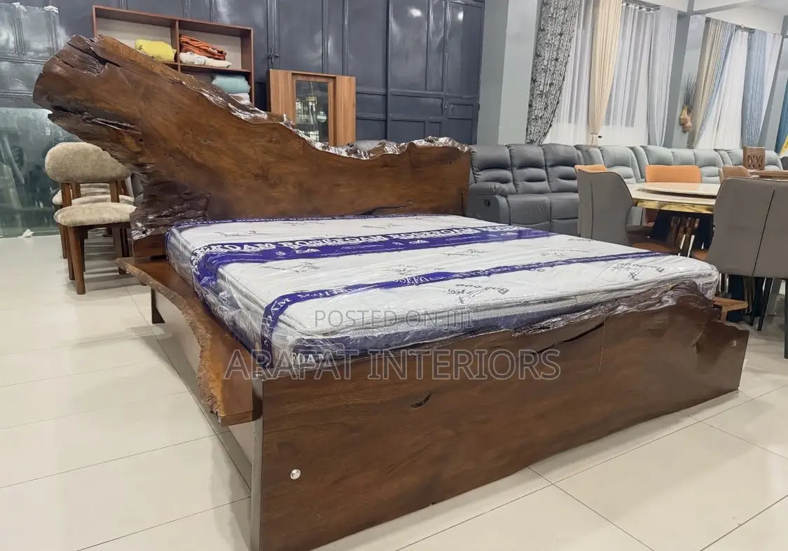Titan Live Edge Mugavu Bed