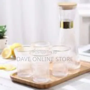Elegant Glass Teapot / Serving Pitcher With Wooden Lid