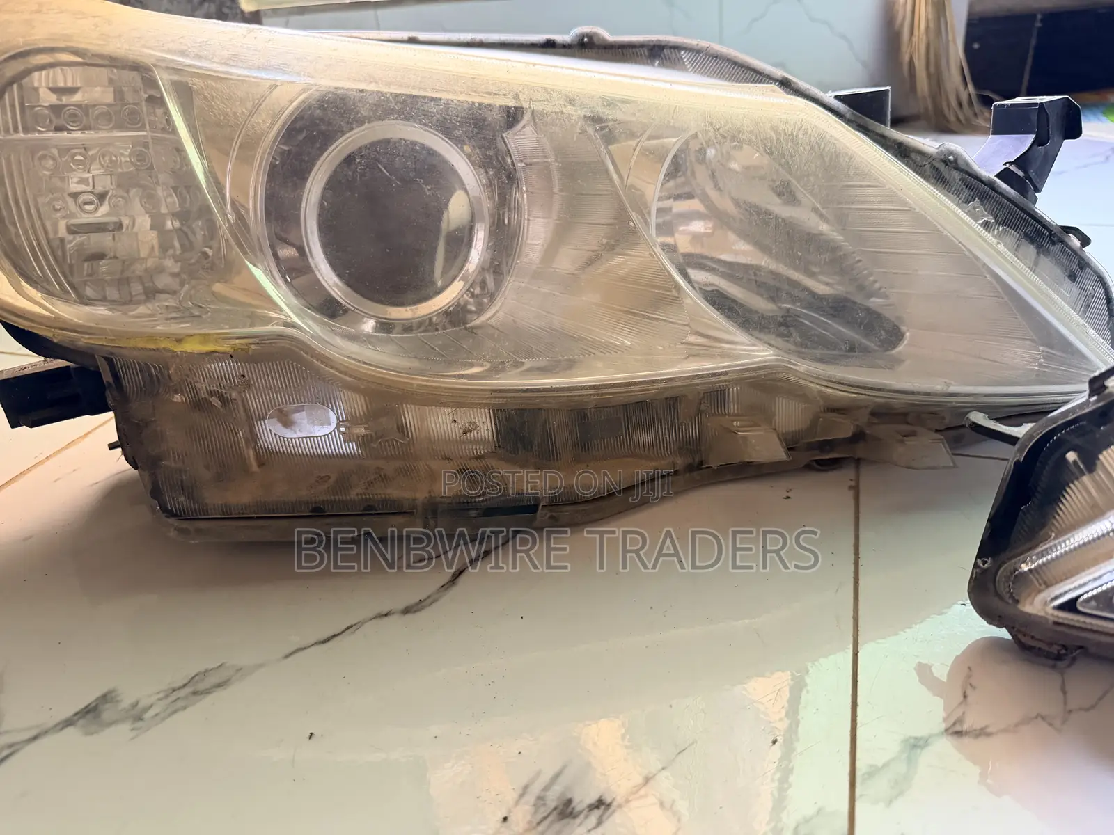 2010 Toyota Mark X Headlights