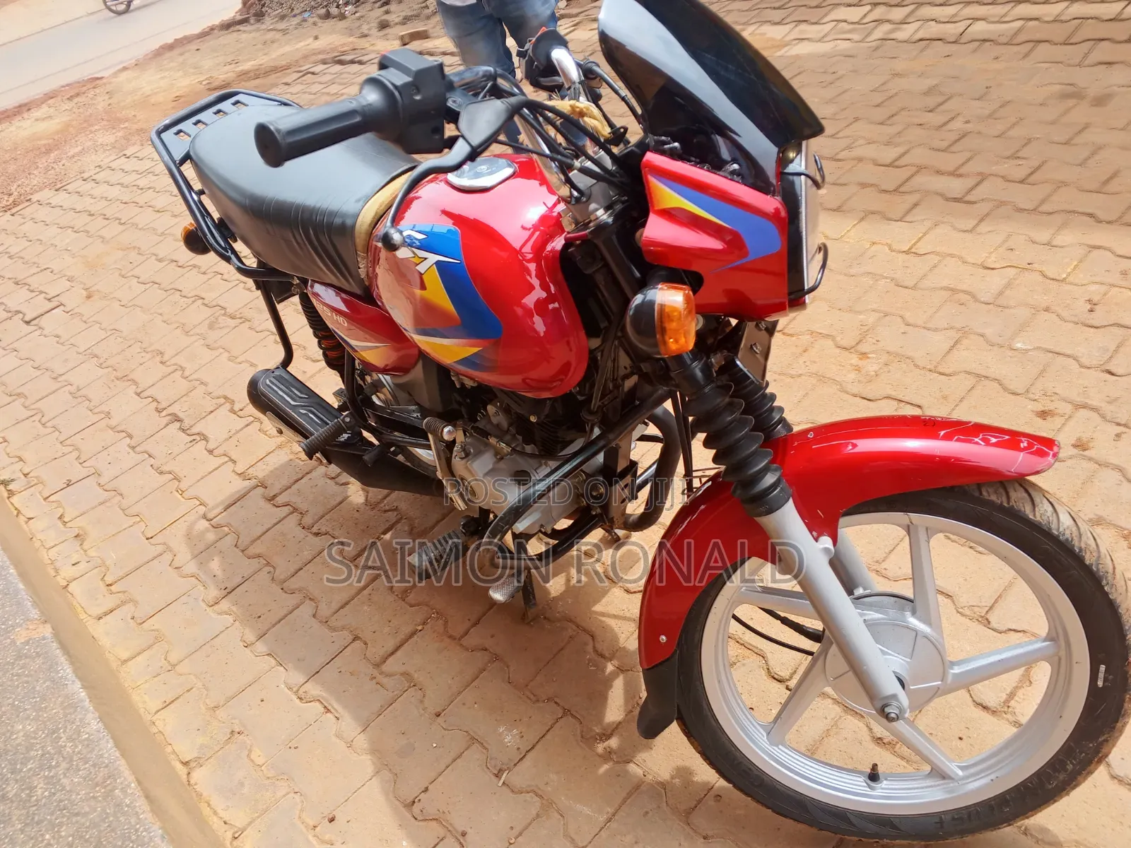 Bajaj Boxer 125 2025 Red