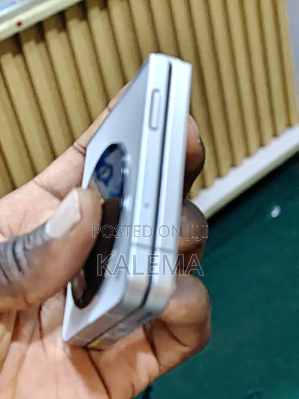 New ZTE Nubia Flip 128 GB White