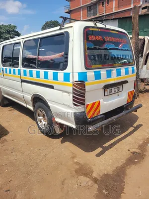 Toyota HiAce 1995 White