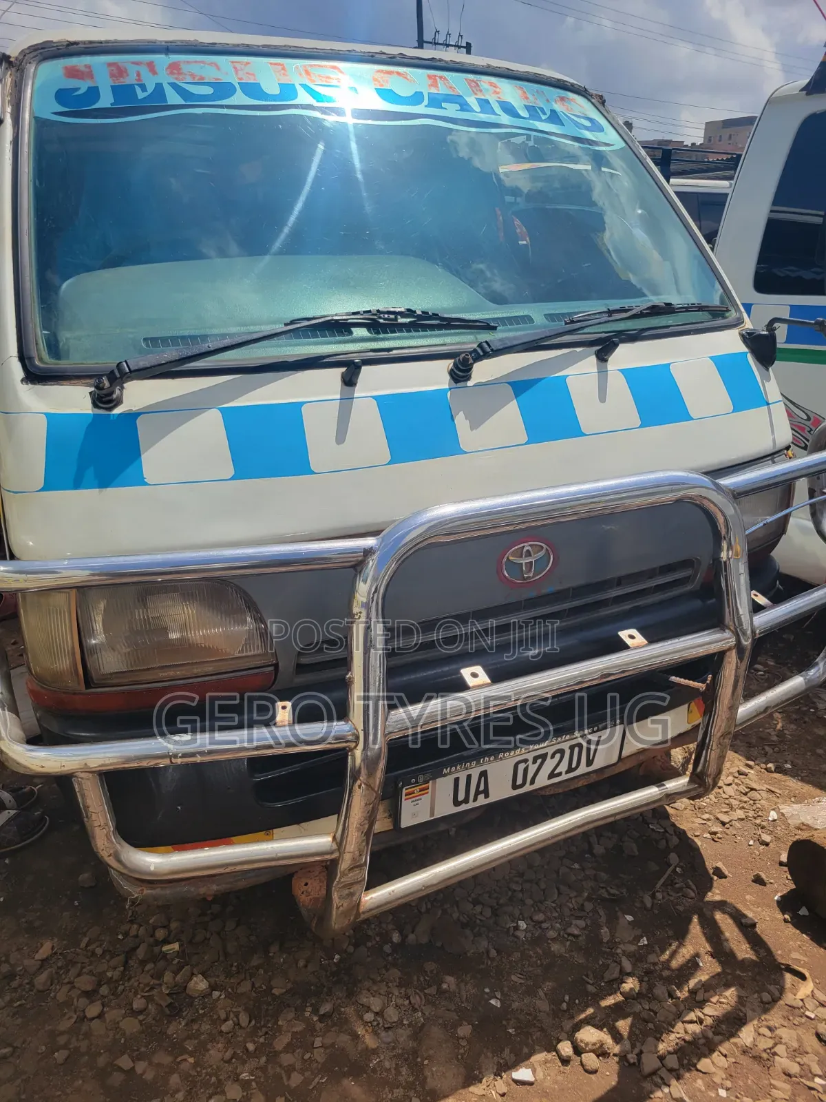 Toyota HiAce 1995 White