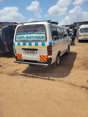 Toyota HiAce 1995 White