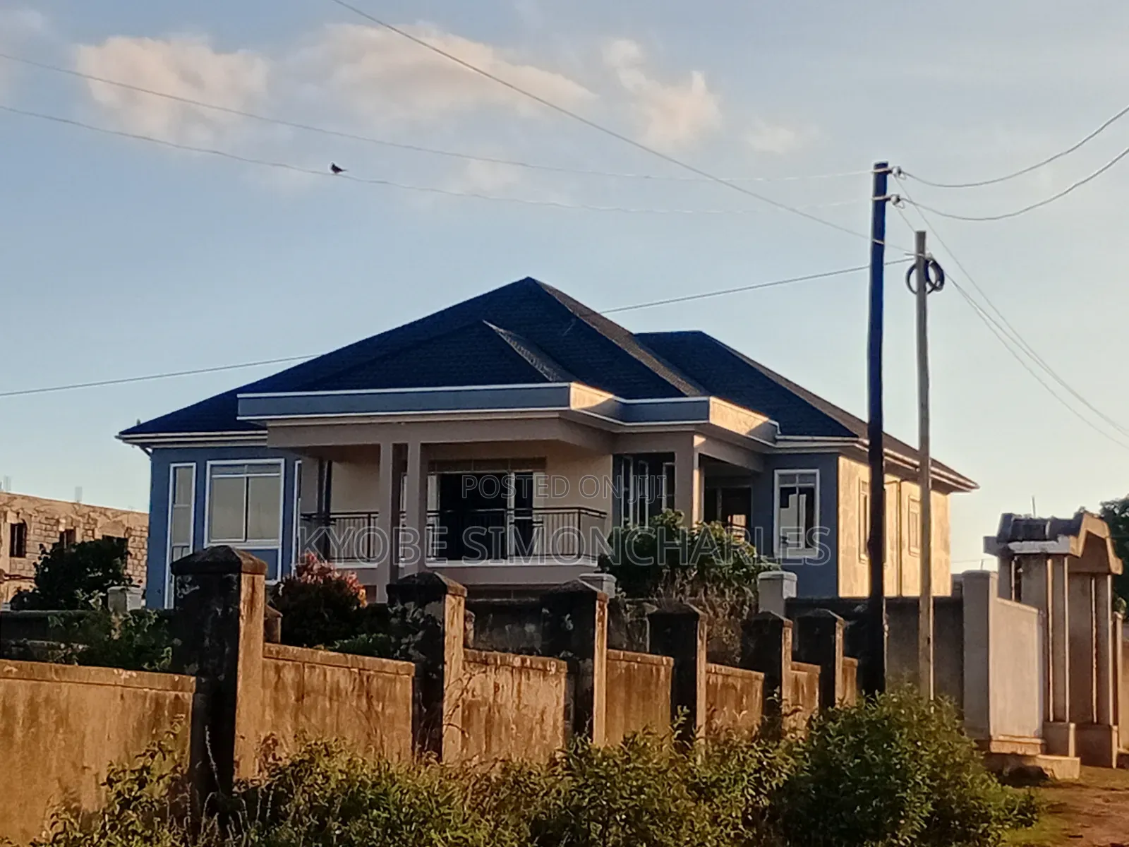 7bdrm Mansion in Njako Estate, Central Division for sale