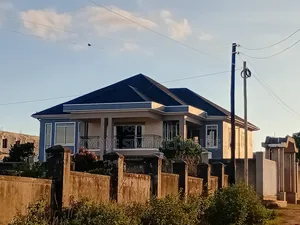 7bdrm Mansion in Njako Estate, Central Division for sale