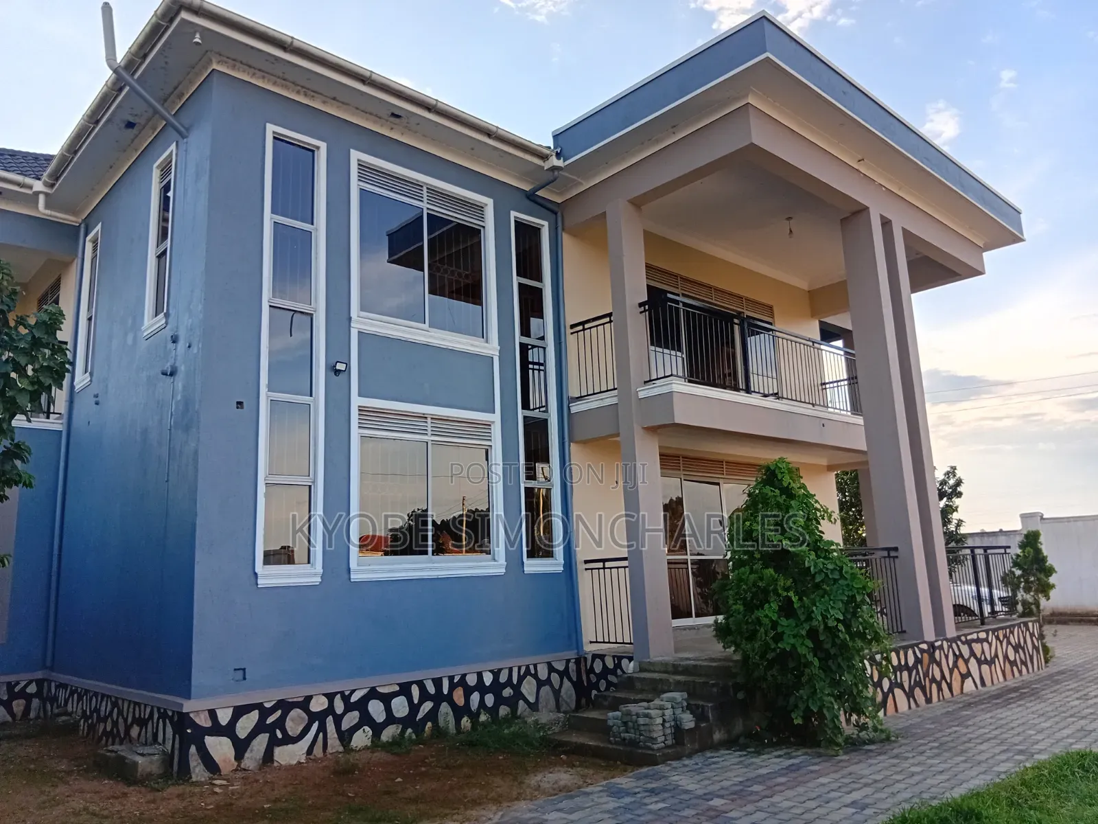 7bdrm Mansion in Njako Estate, Central Division for sale