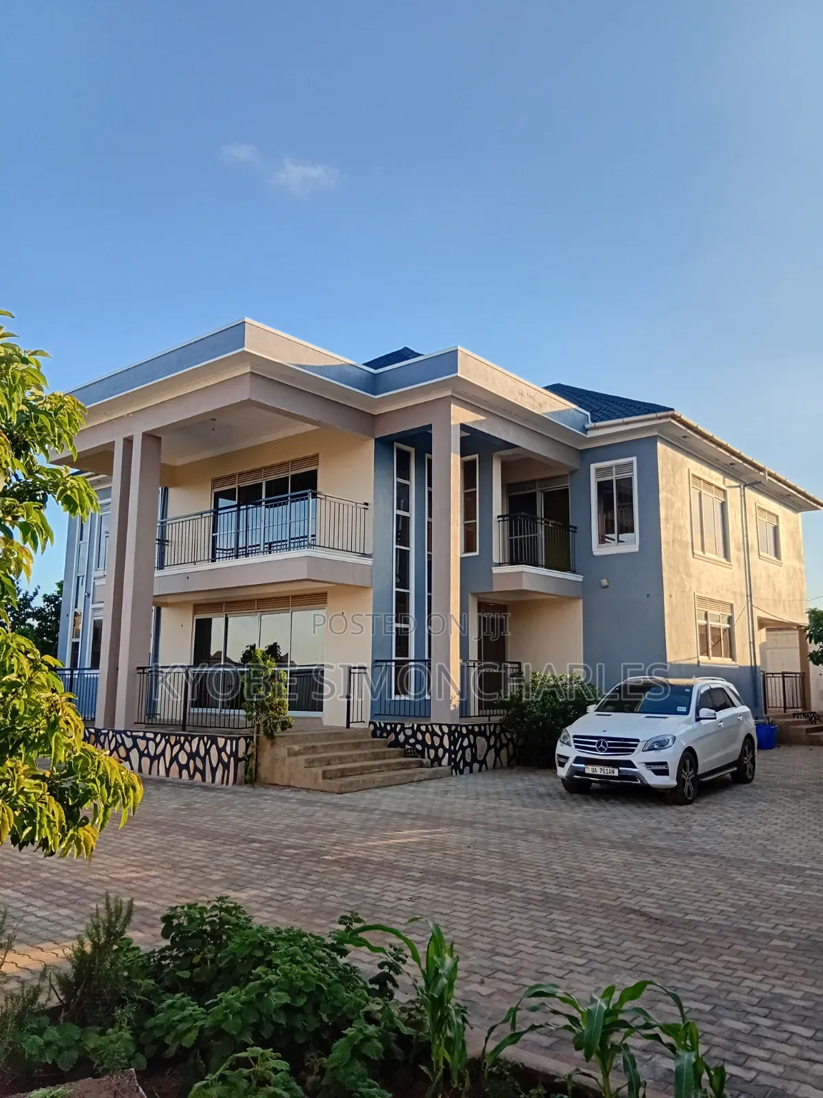 7bdrm Mansion in Njako Estate, Central Division for sale