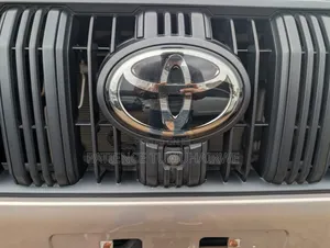 Toyota Land Cruiser Prado 2018 Brown