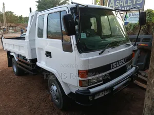 Isuzu Forward [Frr32fb]