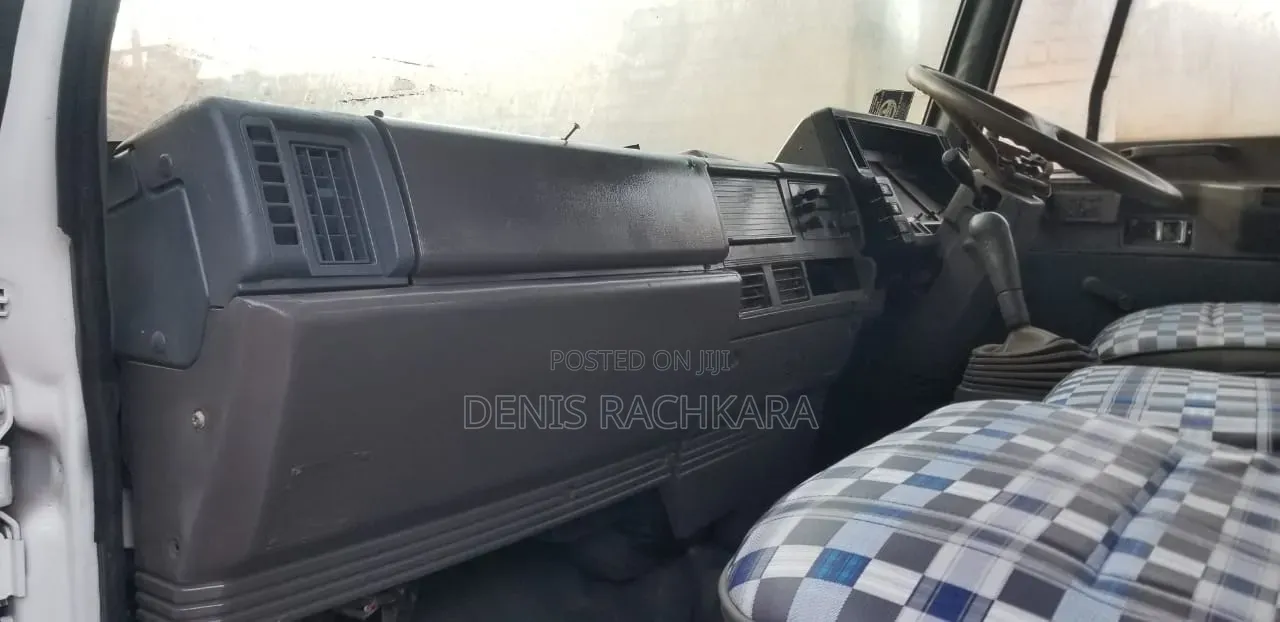 Isuzu Forward [Frr32fb]