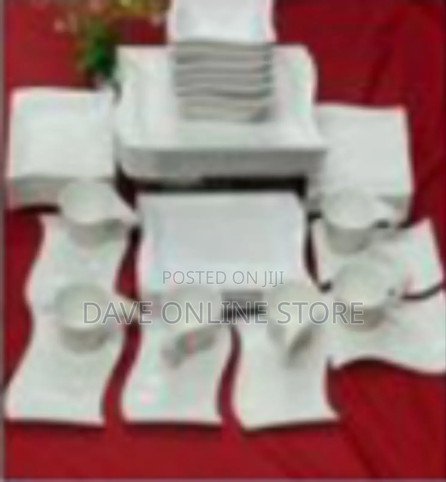 30 Piece of Dinner Ware Set