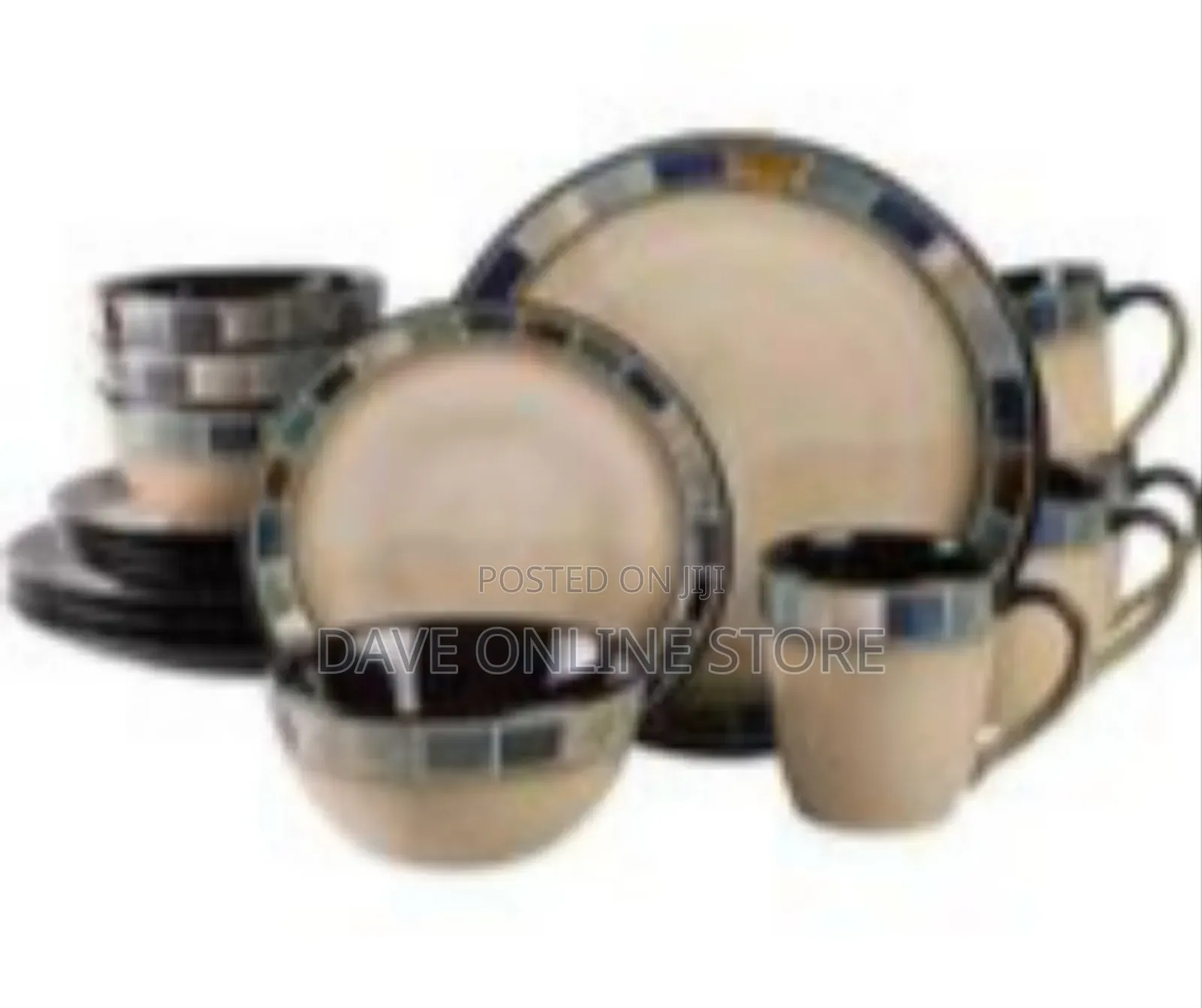 24 Piece Set of Ceramic Dinnerware