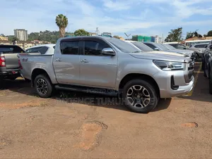 Toyota Hilux 2020 Silver
