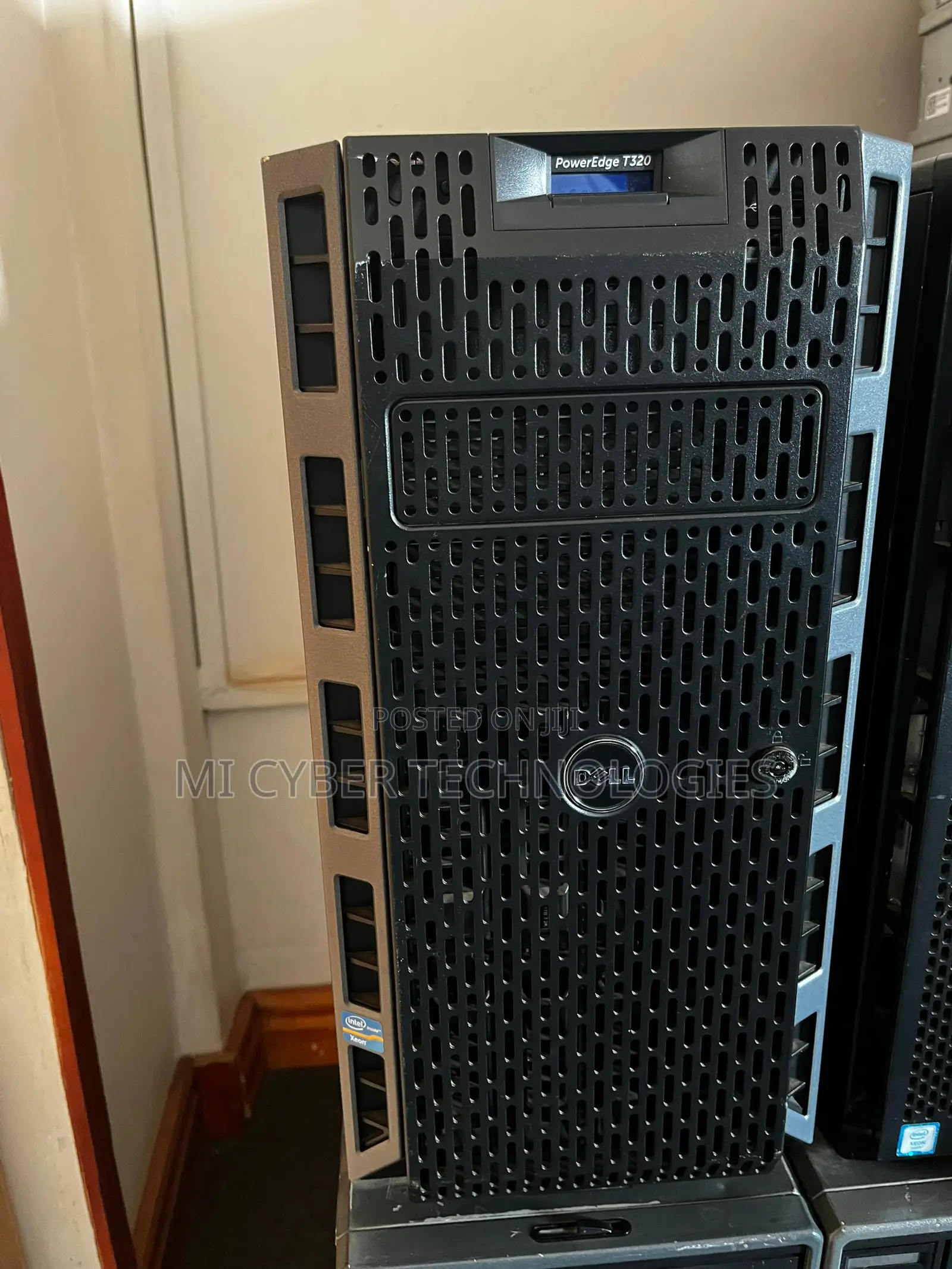 Server Dell PowerEdge T630 64GB SSHD+SSD 2T
