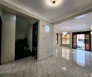 3bdrm Maisonette in Muyenga, Central Division for rent