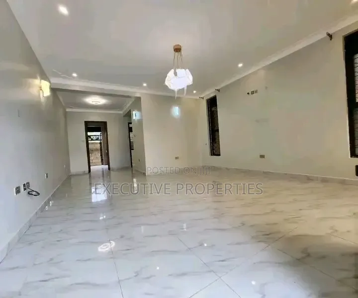 3bdrm Maisonette in Muyenga, Central Division for rent