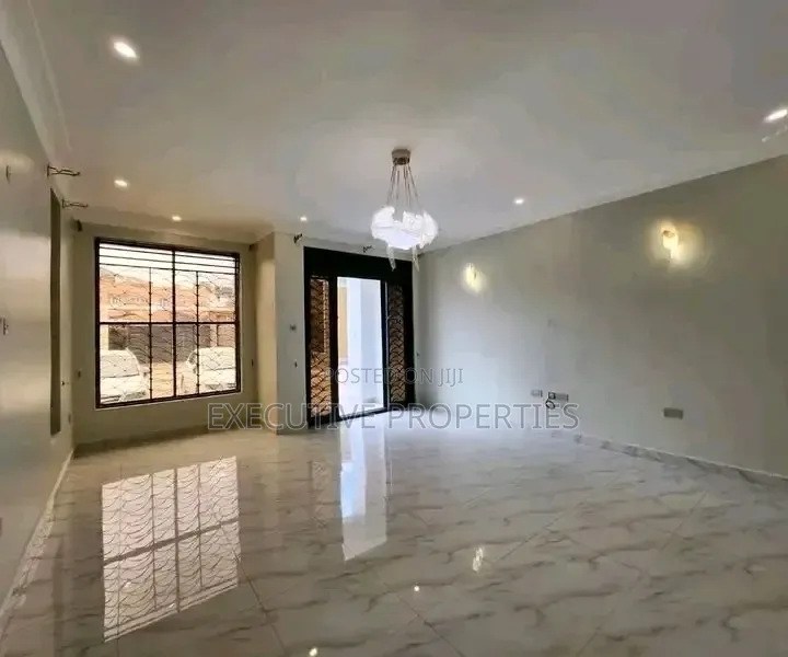 3bdrm Maisonette in Muyenga, Central Division for rent