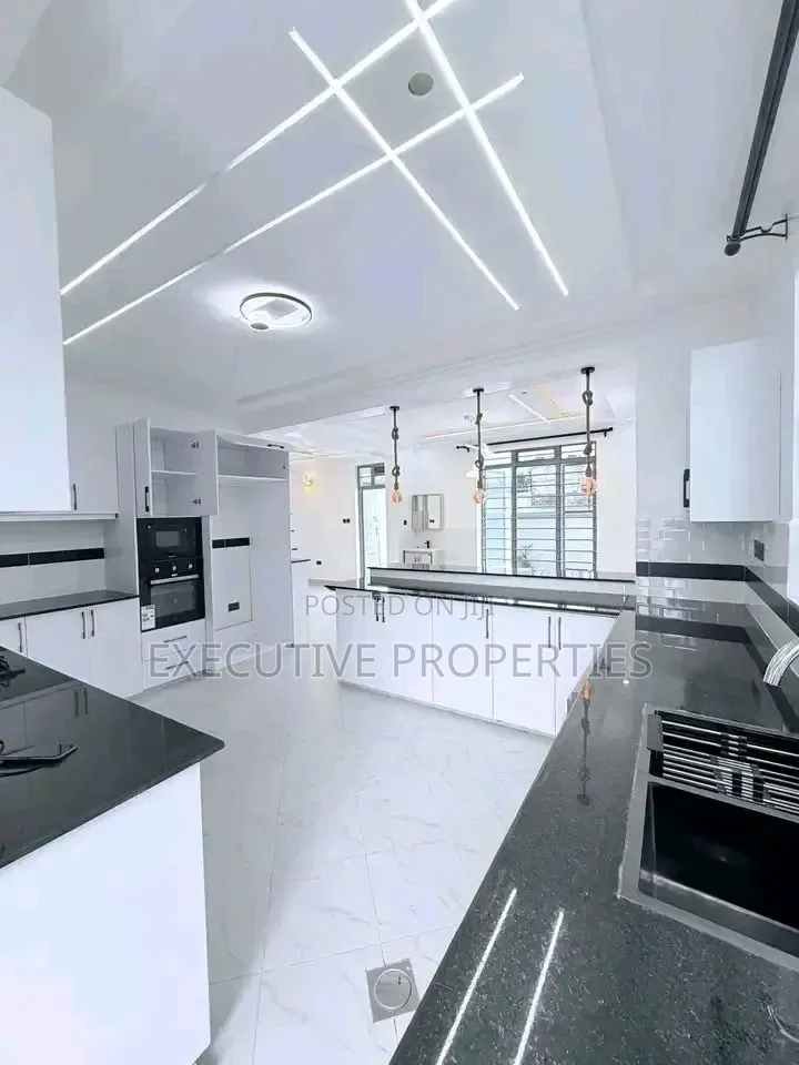 5bdrm Duplex in Munyonyo, Central Division for rent