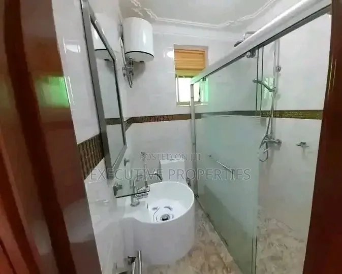 5bdrm Duplex in Munyonyo, Central Division for rent