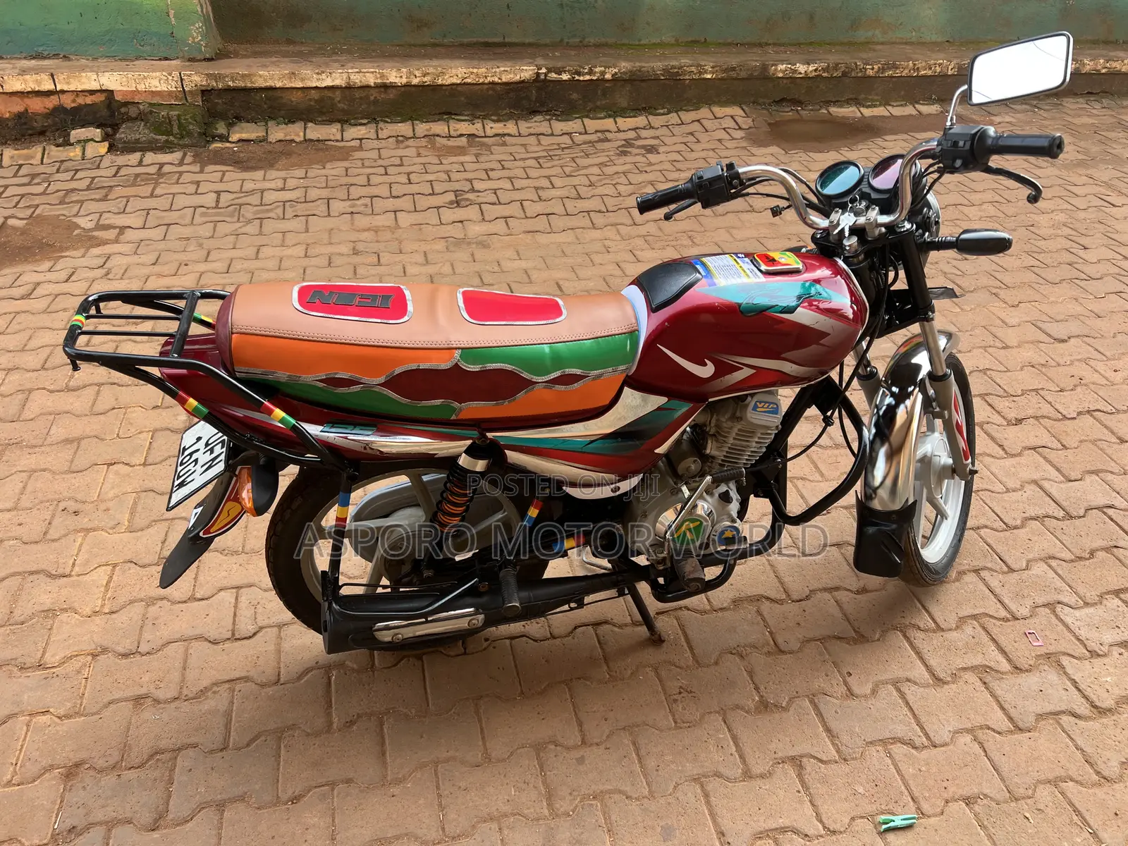 Bajaj CT 125X 2022 Red