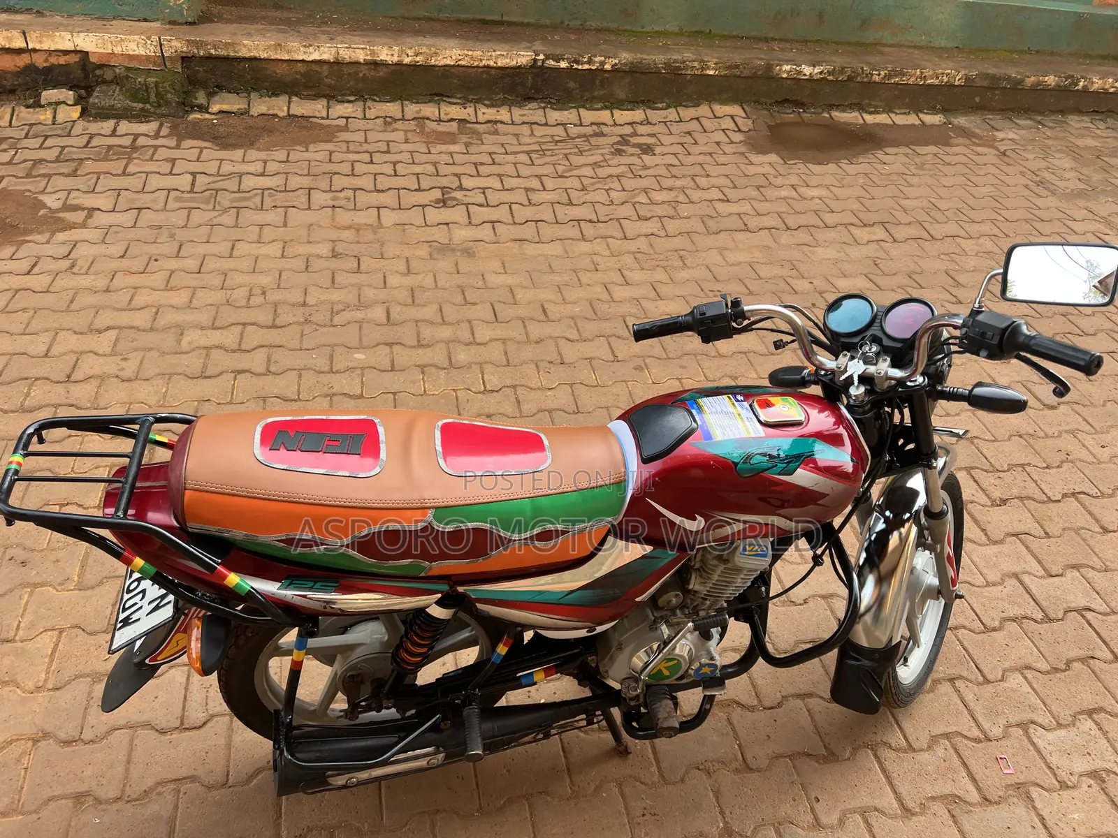 Bajaj CT 125X 2022 Red