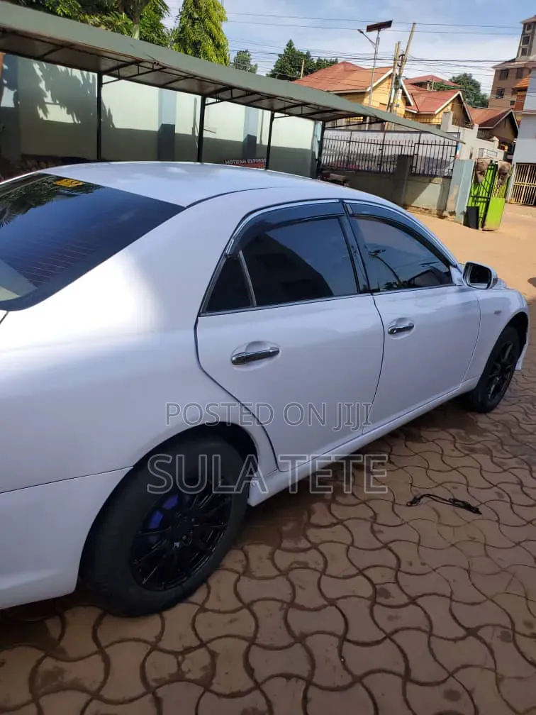 Toyota Mark X 2.5 AWD 2005 White