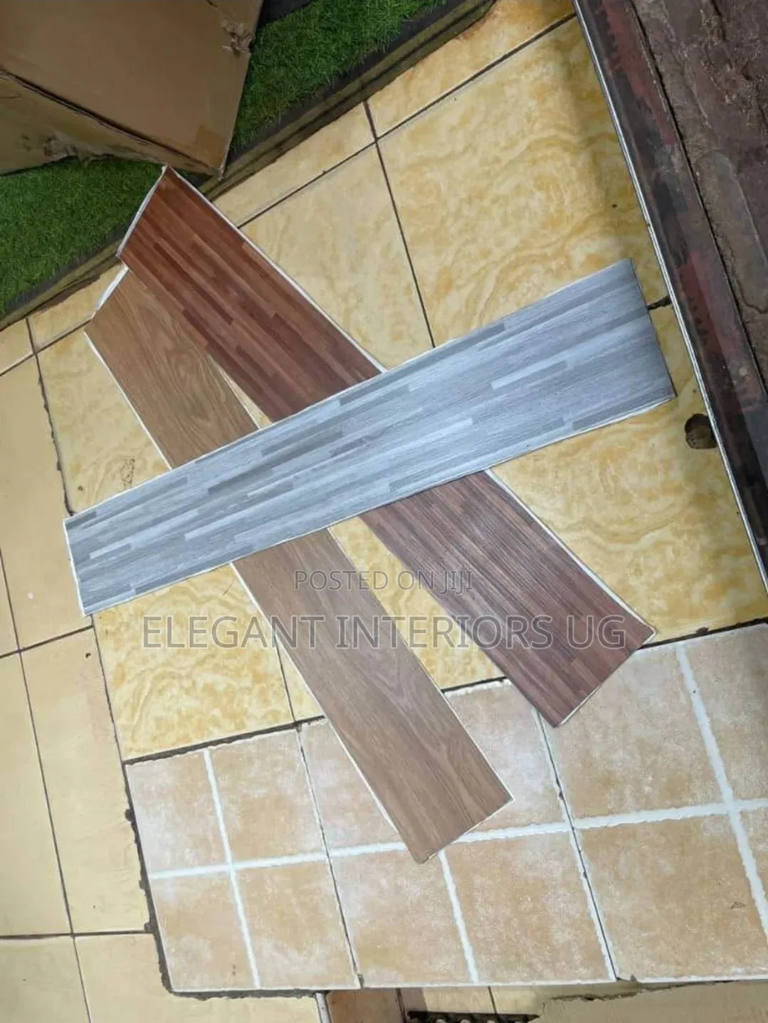 Vnyl Plastic Tiles