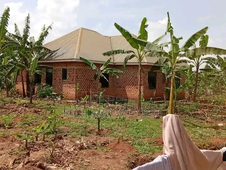 4bdrm House in Kitti, Central Division for sale