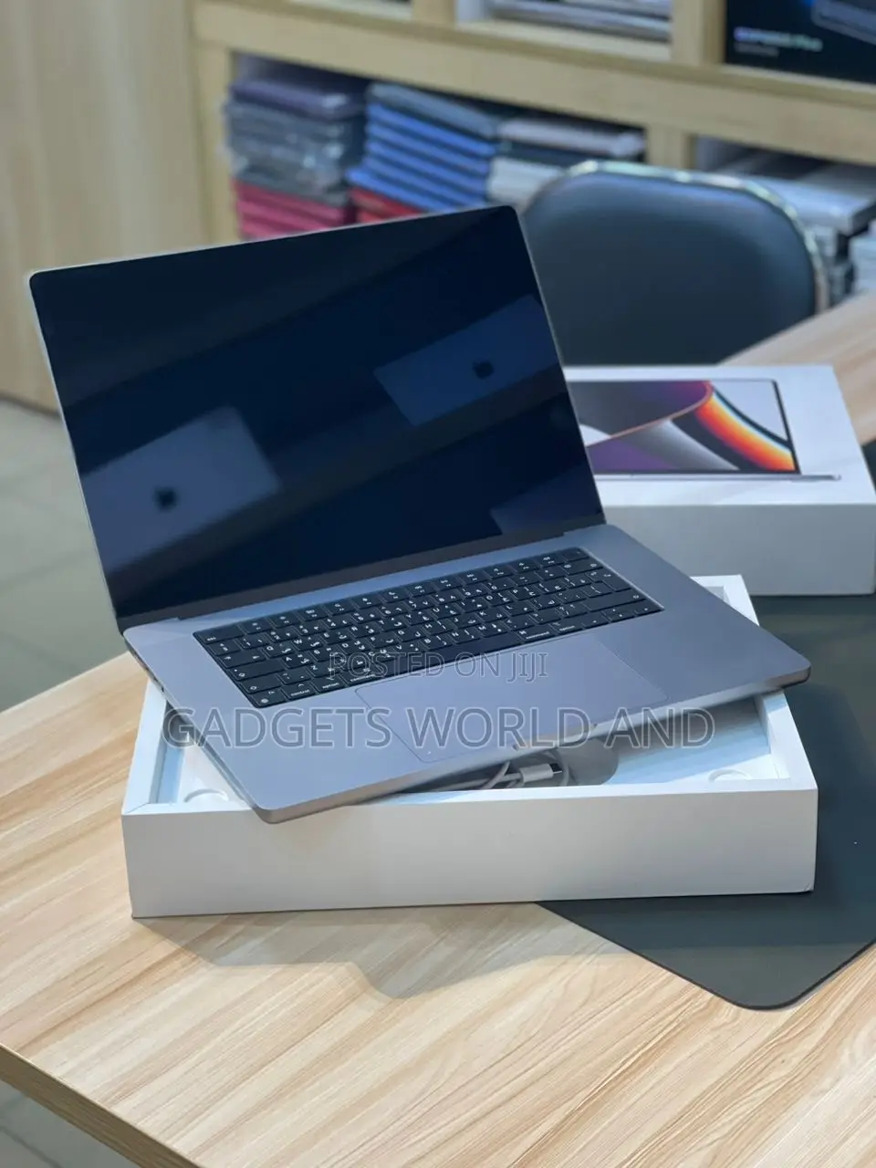 New Laptop Apple MacBook Pro 16GB Apple M1 Pro SSD 512GB