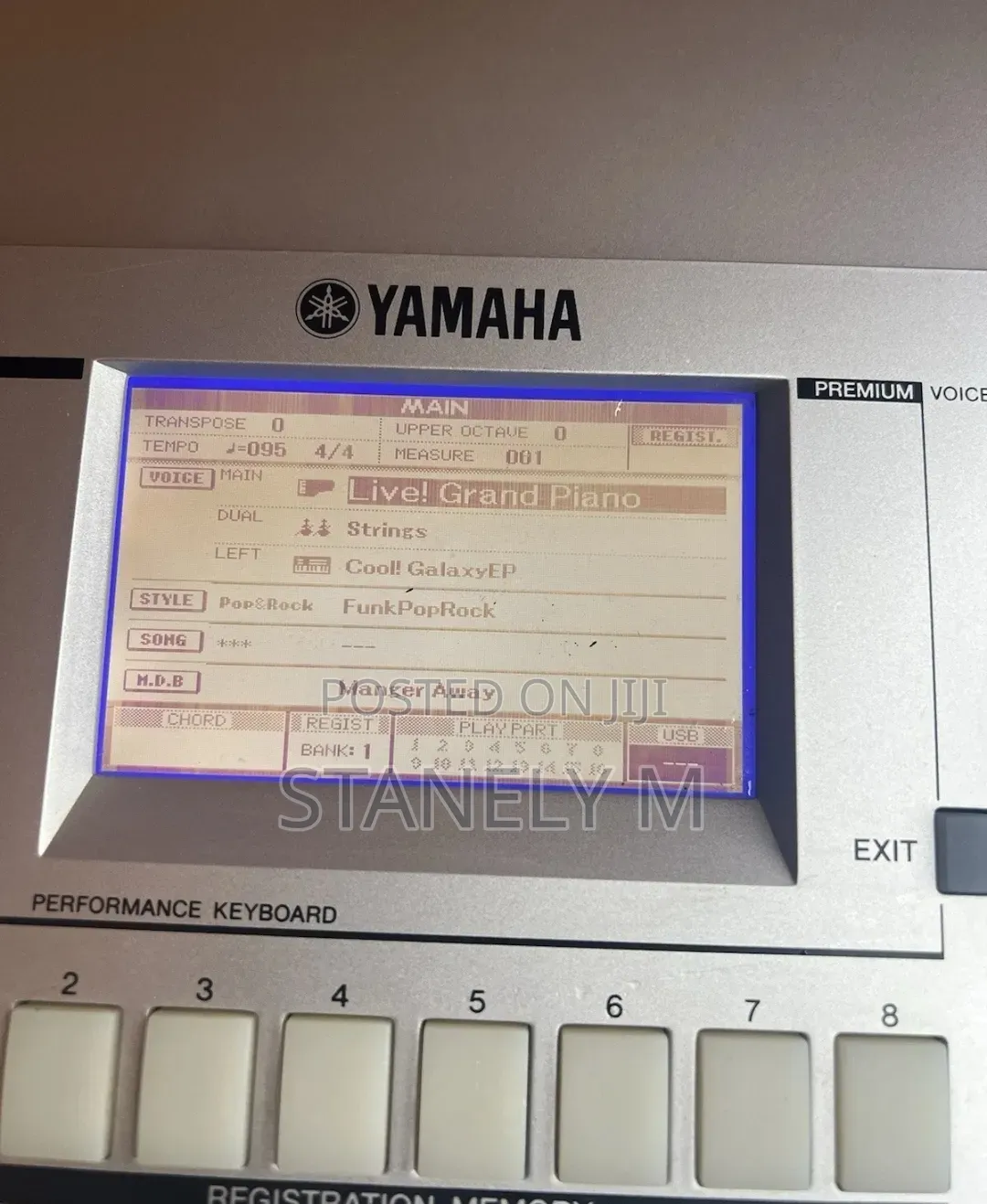 Yamaha PSR S500 Keyboard Piano