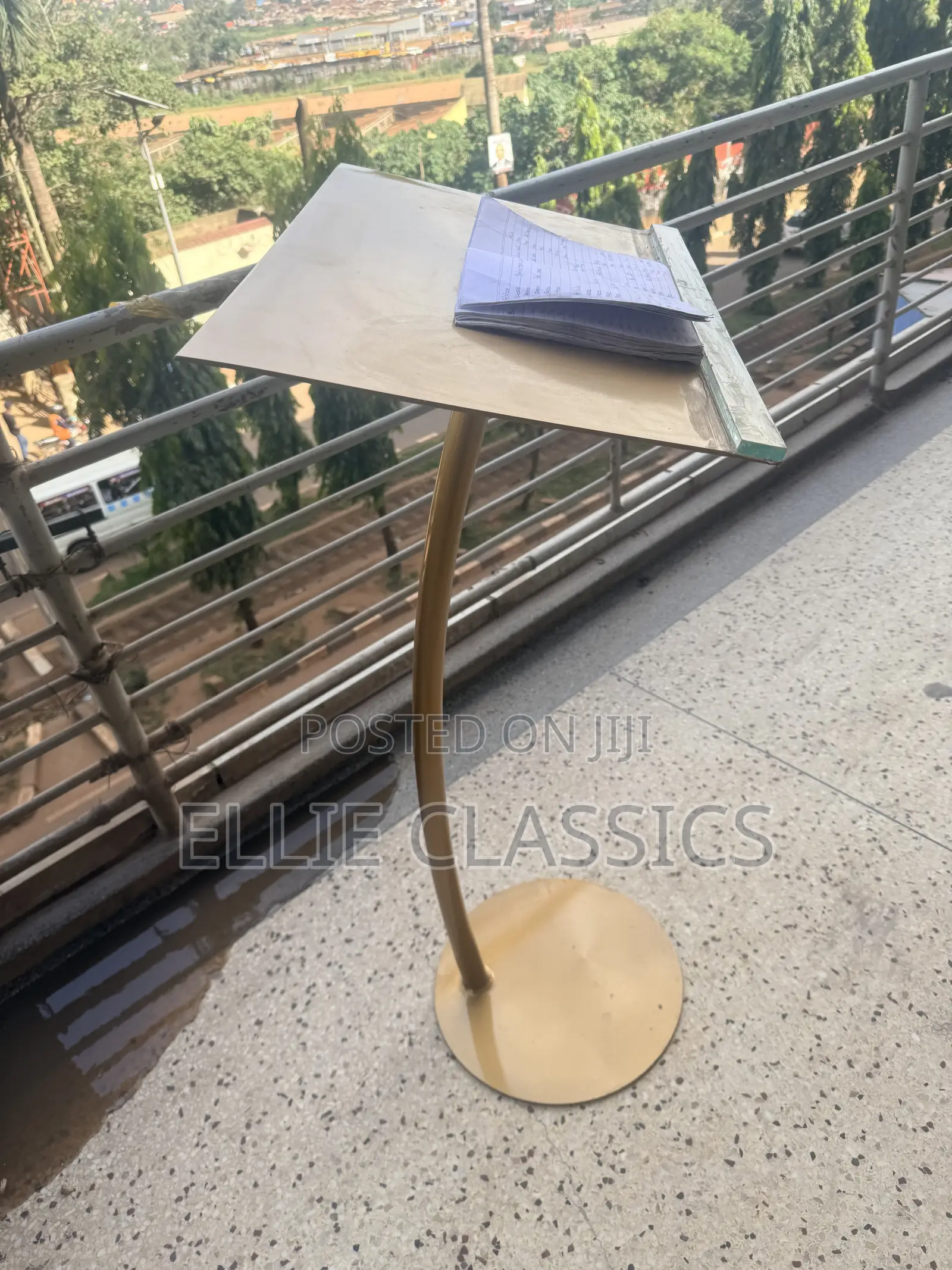 Single Stand