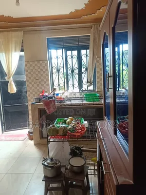 5bdrm House in Jomayi Estate, Central Division for sale