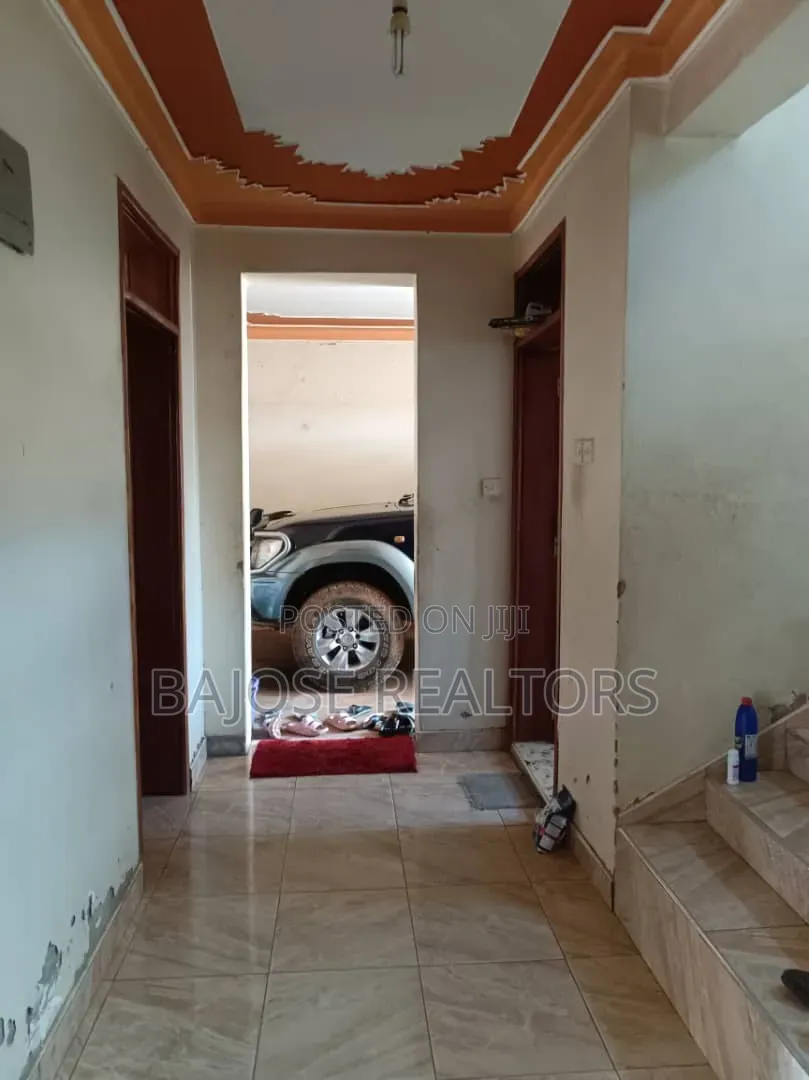 5bdrm House in Jomayi Estate, Central Division for sale