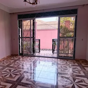 3bdrm Apartment in Mutundwe, Central Division for rent