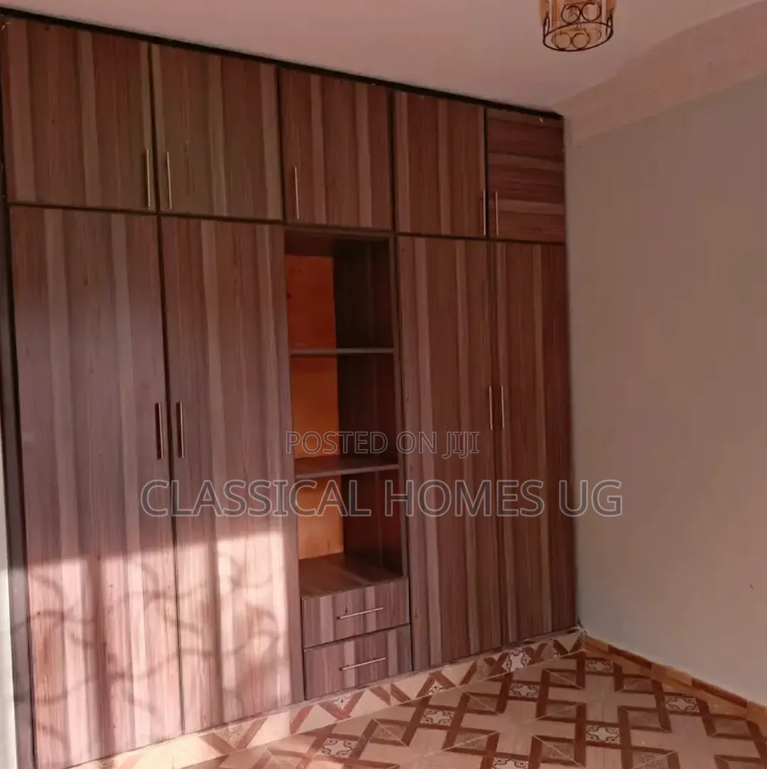 3bdrm Apartment in Mutundwe, Central Division for rent