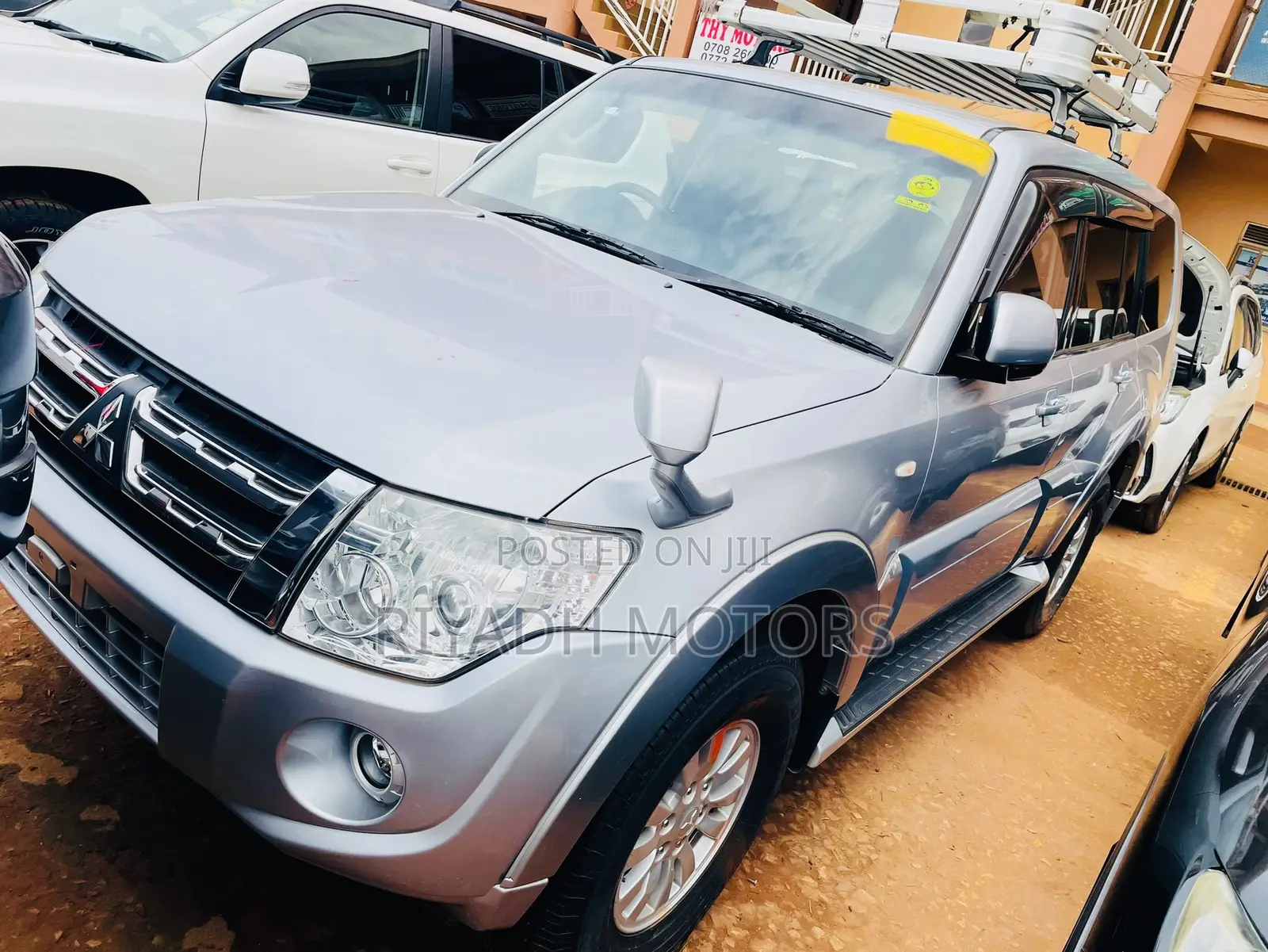 Mitsubishi Pajero V80 3.0 VR-I 2013 Silver