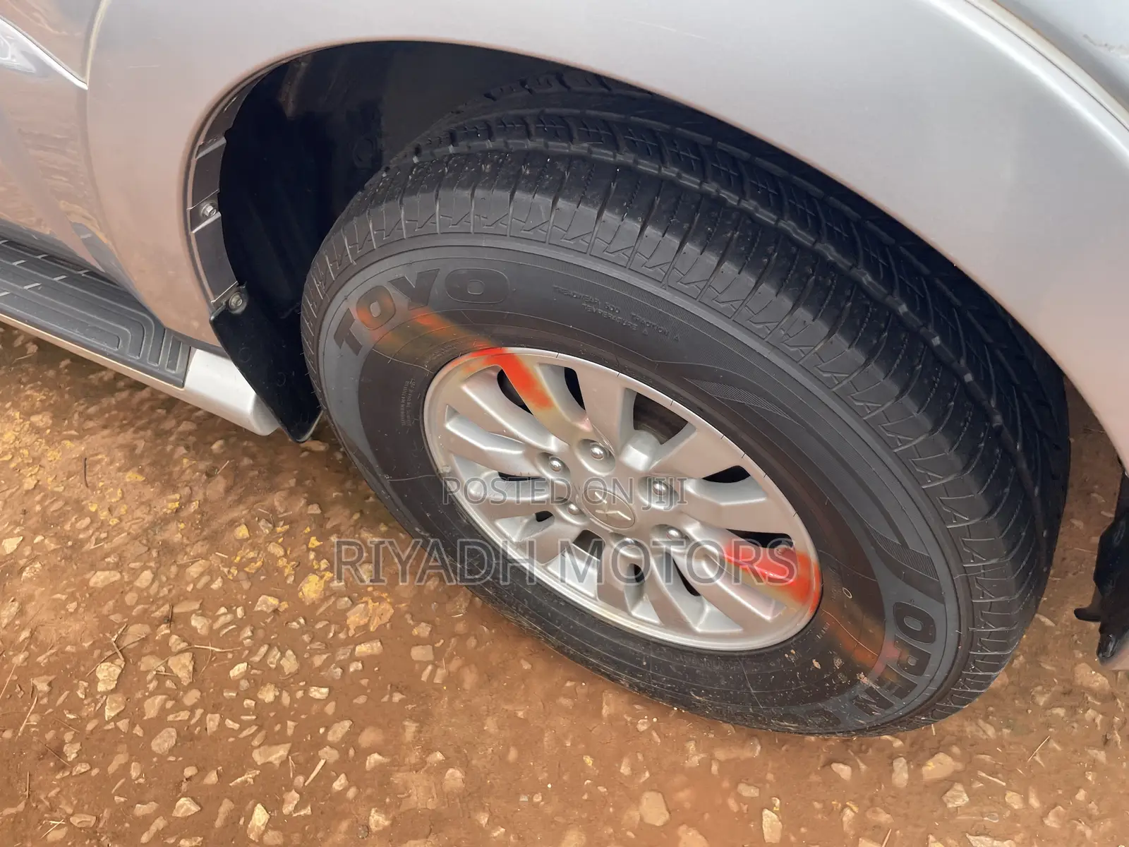 Mitsubishi Pajero V80 3.0 VR-I 2013 Silver